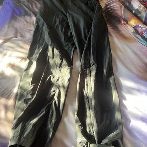 Men’s small golf rain pants.